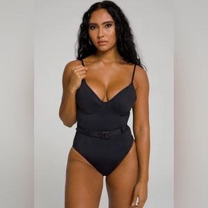NWT GOOD AMERICAN SHOW OFF ONE PIECE